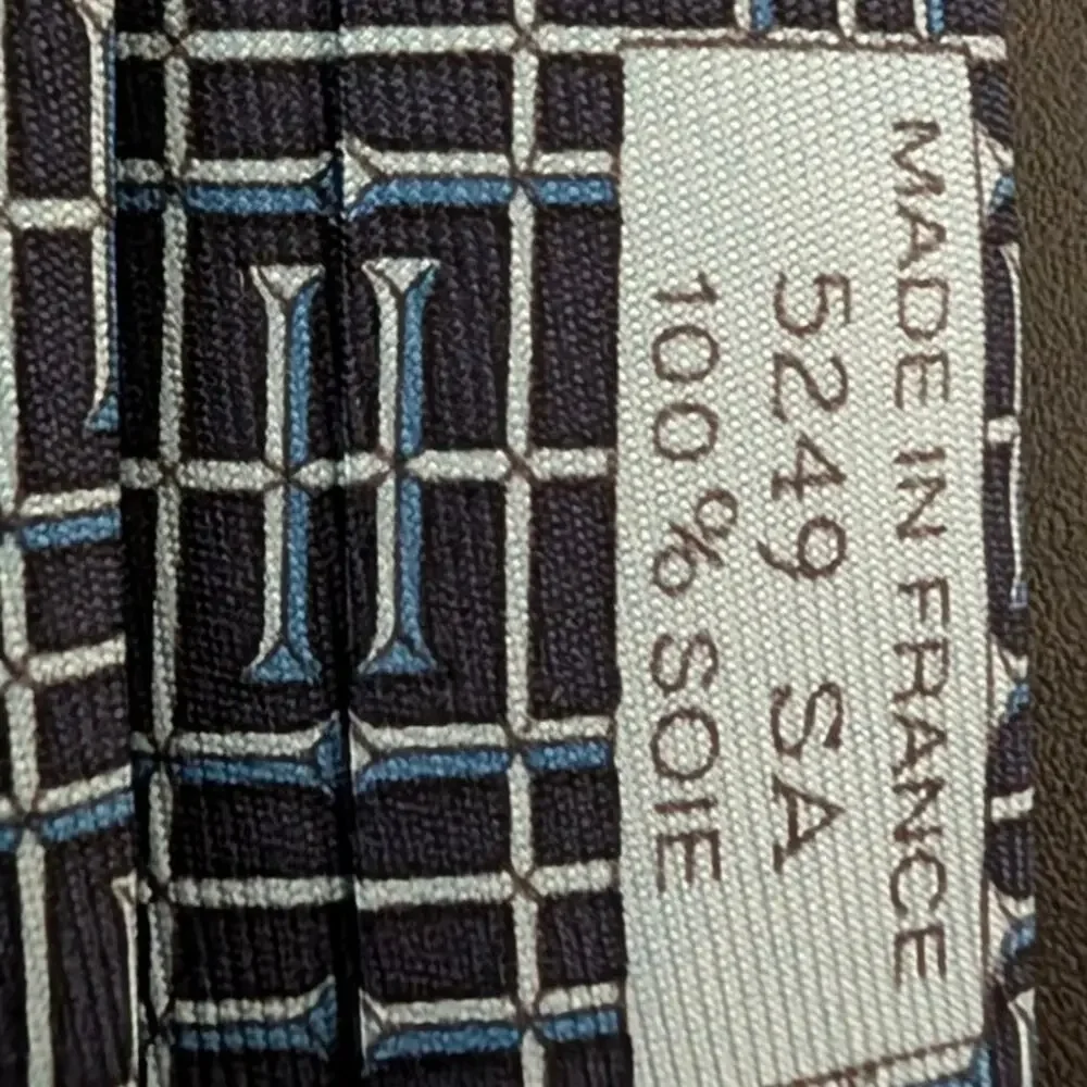 Vintage Hermès 100% Silk Men's Blue Tie With White & Blue Geometric Designs